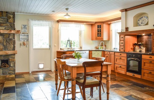 Matre House | Amazing home in Matredal with kitchen