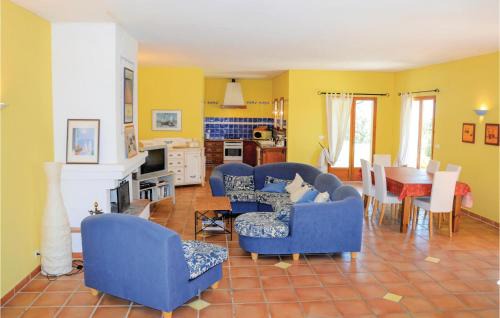 Roussillon House | Amazing Home In Roussillon With Wifi