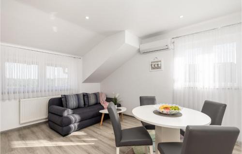 Slunj House | Amazing Home In Slunj With Wifi