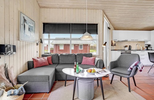 Mommark Strand House | Amazing home in Sydals with WiFi