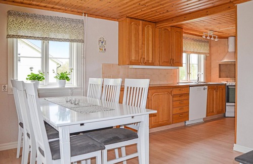 Dimbo House | Amazing home in Tidaholm with kitchen