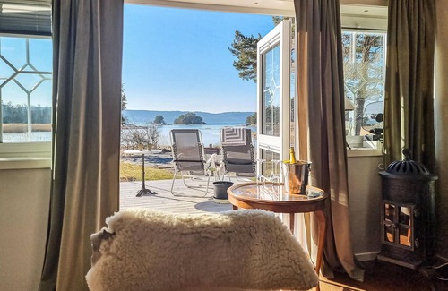 Vargon House | Amazing home in Vänersnäs with WiFi