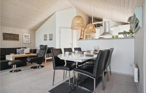 Vestervig House | Amazing Home In Vestervig With Kitchen