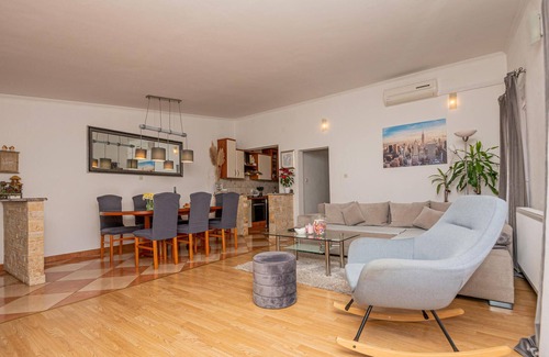 Vrgorac House | Amazing home in Vrgorac with WiFi