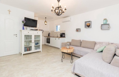 Zdrelac House | Amazing home in Zdrelac with WiFi