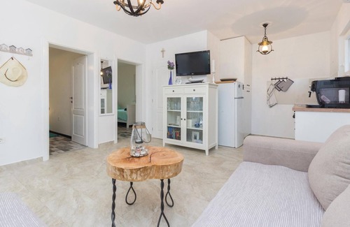 Zdrelac House | Amazing home in Zdrelac with WiFi