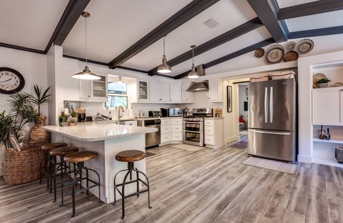 Middleburg House | Amazing Home on Black Creek |Watersports Fun |Hot Tub |Firepit |BBQ |Boat Parking|Close to Boat Ramp