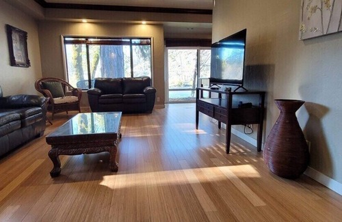 Marcola House | Amazing Home on the River!