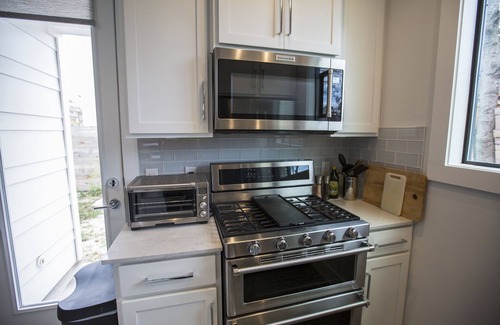 Blackshear-Prospect Hill House | Amazing location! Modern 2BR house in downtown E. Austin.