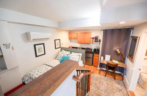 North End Apartment | Amazing Location studio parking
