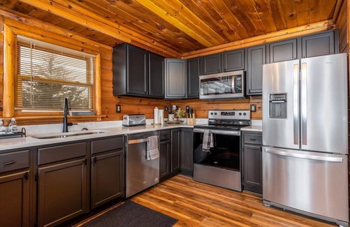 Apple River Cabin | Amazing Log Cabin with Beautiful Views at Apple Canyon Lake