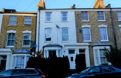 Highbury House | Amazing luxury 6 bed 3 bath Victorian house in heart of London