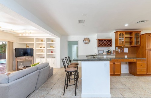 Hollywood Lakes House | Amazing LUXURY Villa Walk 10min to Hollywood Beach