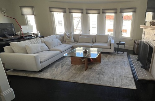 Marina District Apartment | Amazing Marina District 2 Bedroom Apartment with Rooftop Deck