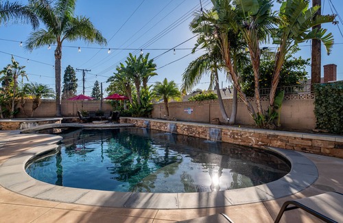 Southeast Anaheim House | Amazing Modern Pool House near Disneyland