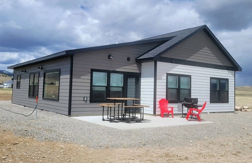 Shining Mountains House | Amazing Mountain View’s in a brand new build