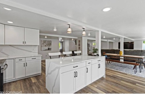 Chugiak House | Amazing Mountain Views from Large Home Near Eklutna Lake, Sleeps 7