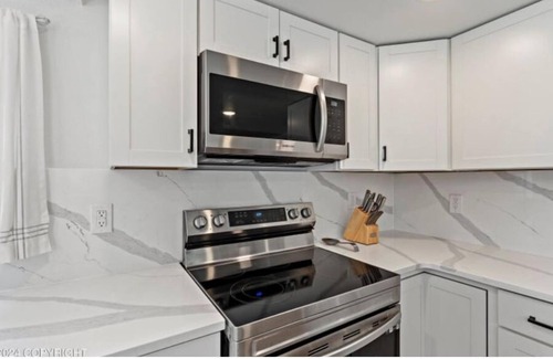 Chugiak House | Amazing Mountain Views from Large Home Near Eklutna Lake, Sleeps 7