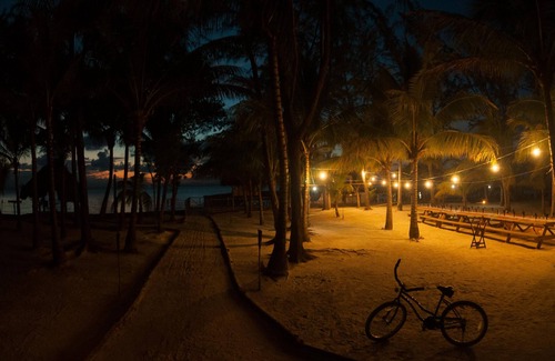 Thatch Caye Resort | Amazing Ocean Views Bungalow w/Private Patio, A/C, & Walk-In Shower