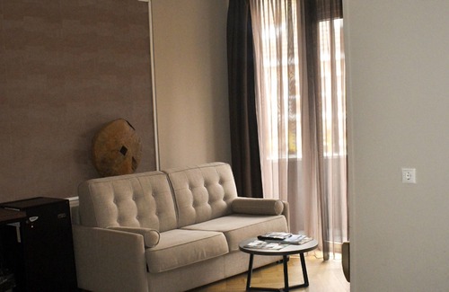 Made House | Amazing Outdoors, Perfect for Group Getaway Near Cultural Sites & Nature Parks