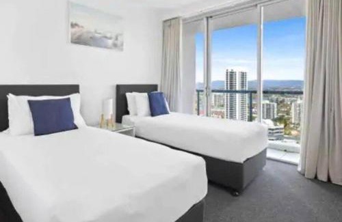 Surfers Paradise Apartment | Amazing Panoramic Views Surfers