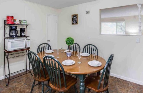 Rochester Apartment | Amazing Ranch Mins away from Airprt/RIT/DWTN/UofR