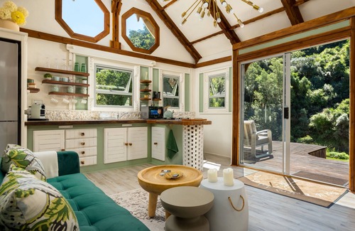 Ruiterbos Cabin | Amazing Riverside Retreat with Hot Tub & EcoPool
