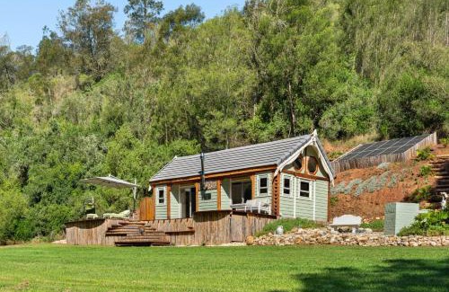 Ruiterbos House | Amazing Riverside Retreat with Hot Tub & EcoPool