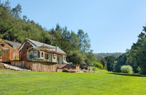 Ruiterbos House | Amazing Riverside Retreat with Hot Tub & EcoPool