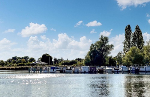 Neuruppin Boat Rental | Amazing ship in Neuruppin with WiFi