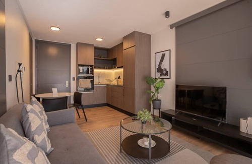 El Golf Apartment | Amazing space steps from the metro
