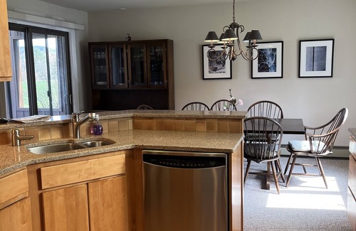 Stowe Area Condo | Amazing Stowe Location! Stunning Mountain Views in Cozy Condo 2BR- sleeps 6