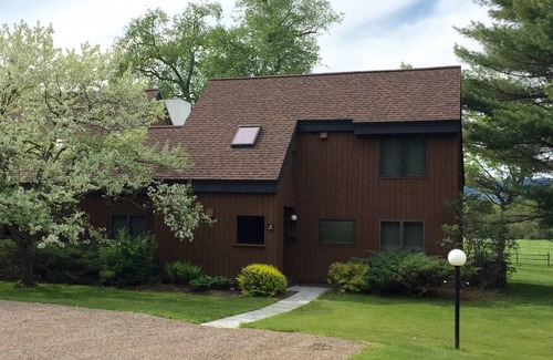 Stowe Area Condo | Amazing Stowe Location! Stunning Mountain Views in Cozy Condo 2BR- sleeps 6