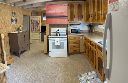 Orono Cottage | Amazing Sunset Cottage on Pushaw Lake in Maine