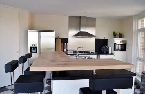 's-Hertogenbosch Apartment | Amazing Towerhouse with phenomenal views and jacuzzi