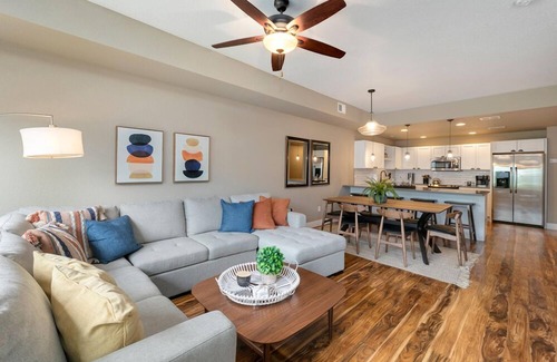 Old Town North House | Amazing Urban Townhome near Breweries & River!