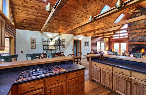 Londonderry House | Amazing Vermont Estate with 2 houses, 11 bedrooms, a pool, sauna, and gameroom!