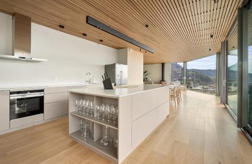Bergenhus Villa | Amazing View - 5 bedrooms - new house - modern and exclusive