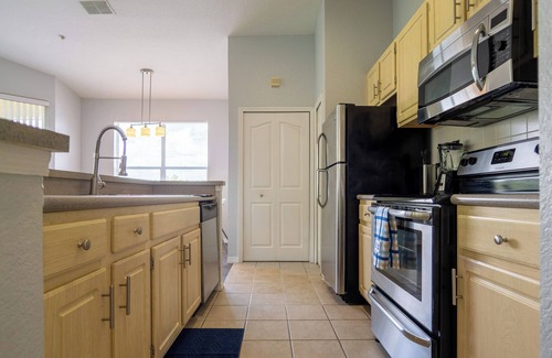 Lindfields Condo | Amazing View Condo 4 Miles from Disney World with heated pool in Gated Community