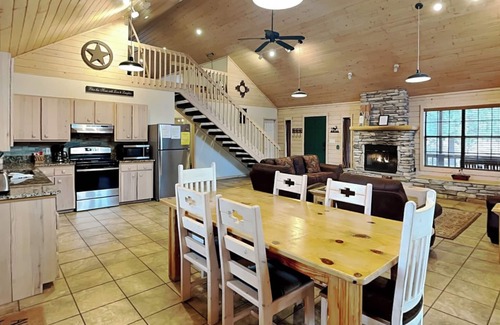 Alto Cabin | Amazing view! Cozy fireplace, covered hot tub, w. bonus loft