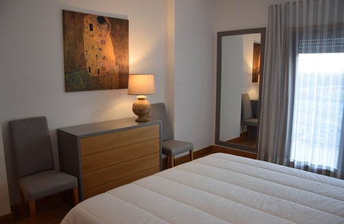 Seixal Apartment | Amazing view over Lisbon and the Tagus River Night & Day