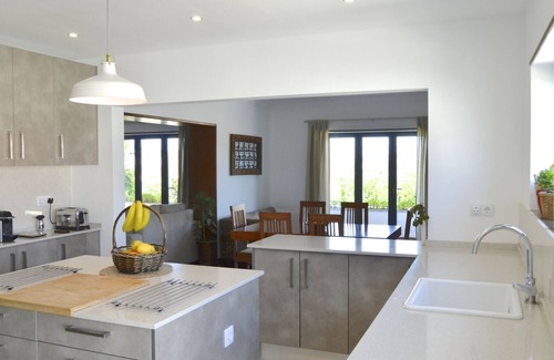 Parede Villa | Amazing view Villa of S. Pedro do Estoril Beach