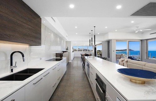 Wamberal House | Amazing Views and Short Walk To Beach