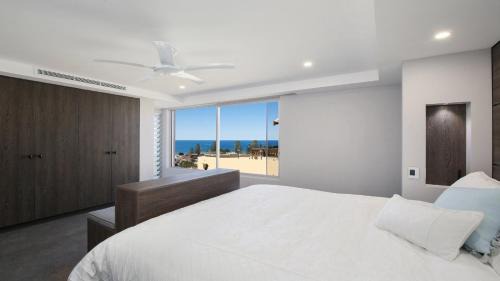 Wamberal House | Amazing Views and Short Walk To Beach