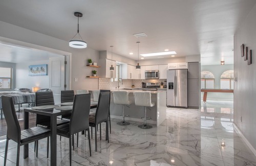 Albuquerque House | Amazing views! Family-sized house with game, fashion mall