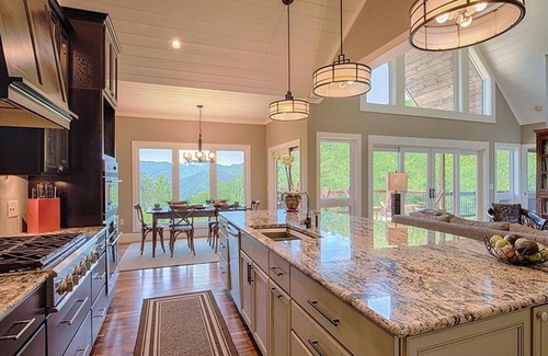 Cataloochee Ranch House | Amazing VIEWS! Hot Tub, WIFI, Fire Pit, 12' Shuffleboard table! Chef's kitchen.