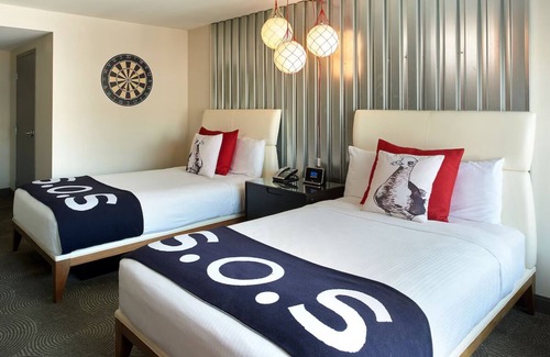 Fisherman's Wharf House | Amazing Waterfront Stay - S'mores, Games & Unwinding Views | 2 Family Rooms