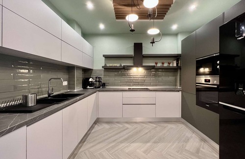 Thessaloniki City Centre Apartment | Amazonia: Stylish artistic apartment