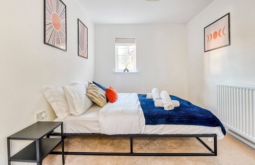 Barnt Green House | Amber House; Modern Comfortable Home - BHX/NEC/JLR