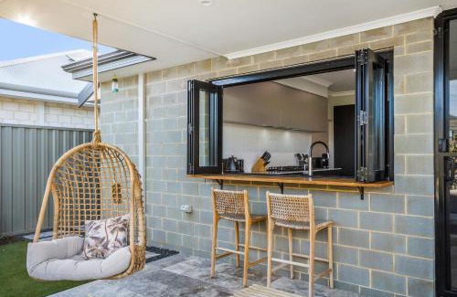 Eglinton House | Amberton Beachs Little Paradise By Swan Bnb